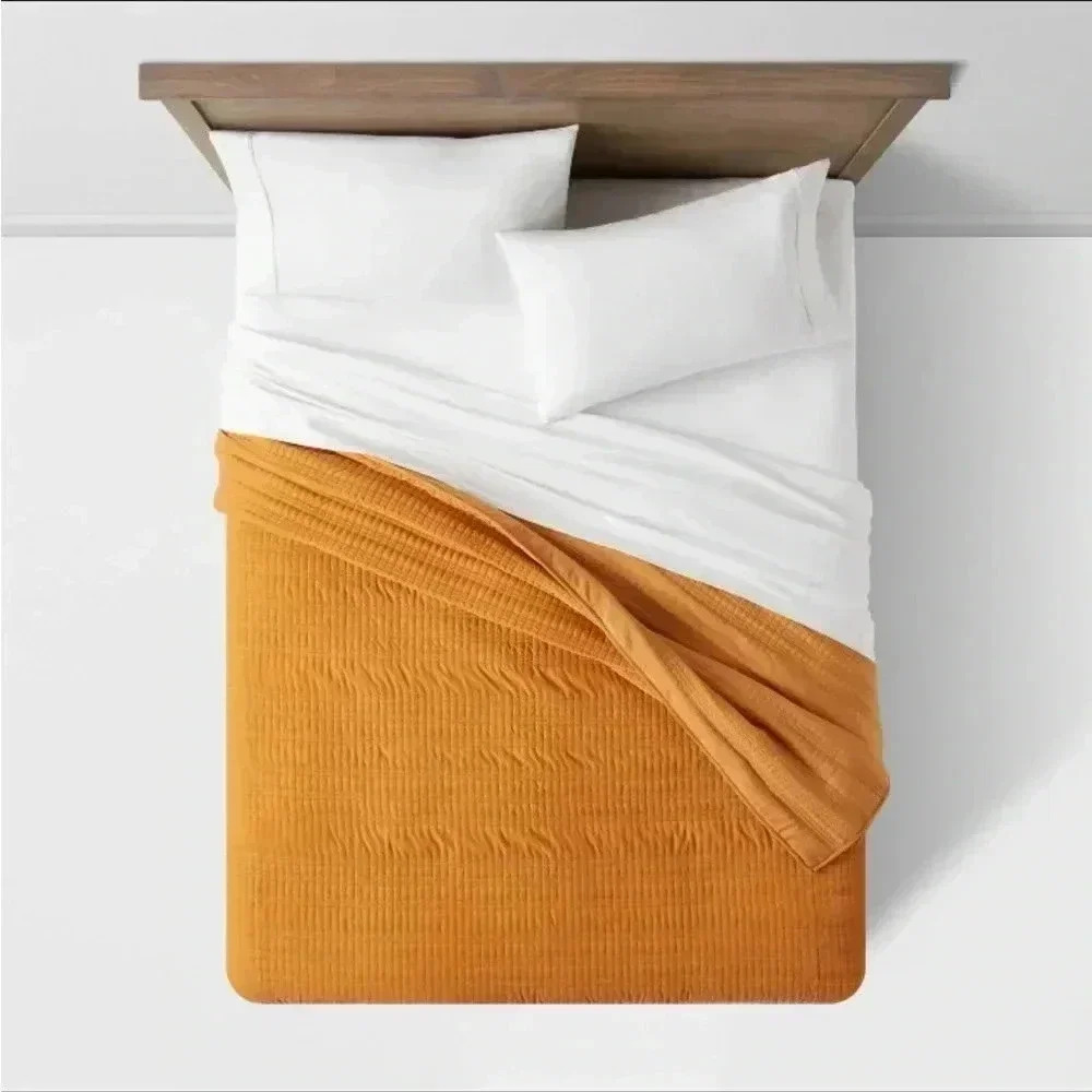 NWT Full/Queen Lofty Velvet‎ Quilt Dark Gold - Threshold